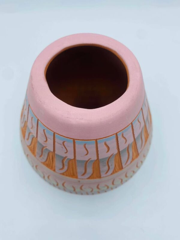Native American Navajo pottery Vase Signed "Dena J"